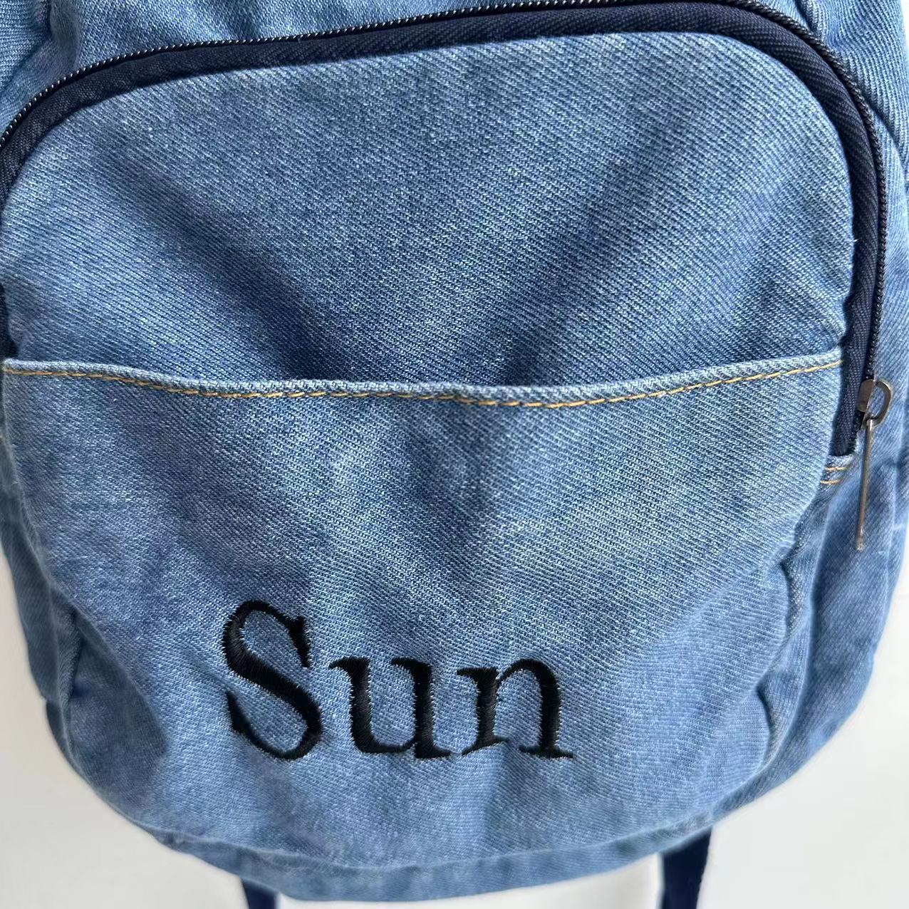 パーソナライズされた名前のデニムバックパック,学生用のランド - Embroidery Names のレビューと価格