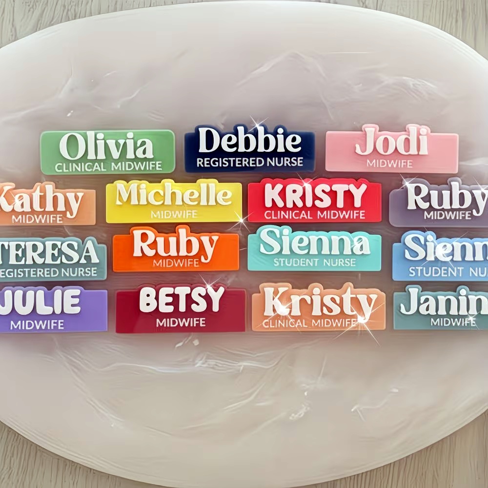 カスタムネームブローチ　パーソナライズドフォントカラーセレク - Embroidery Names のレビューと価格