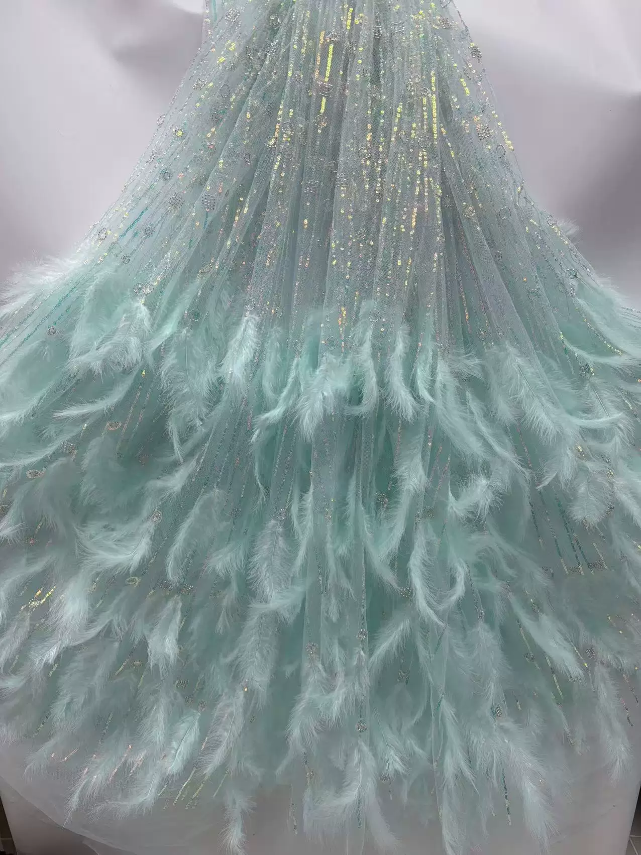 5ヤードフェザービーズチューブスパンコール刺繍レース生地、ウ - Embroidery Wedding のレビューと価格