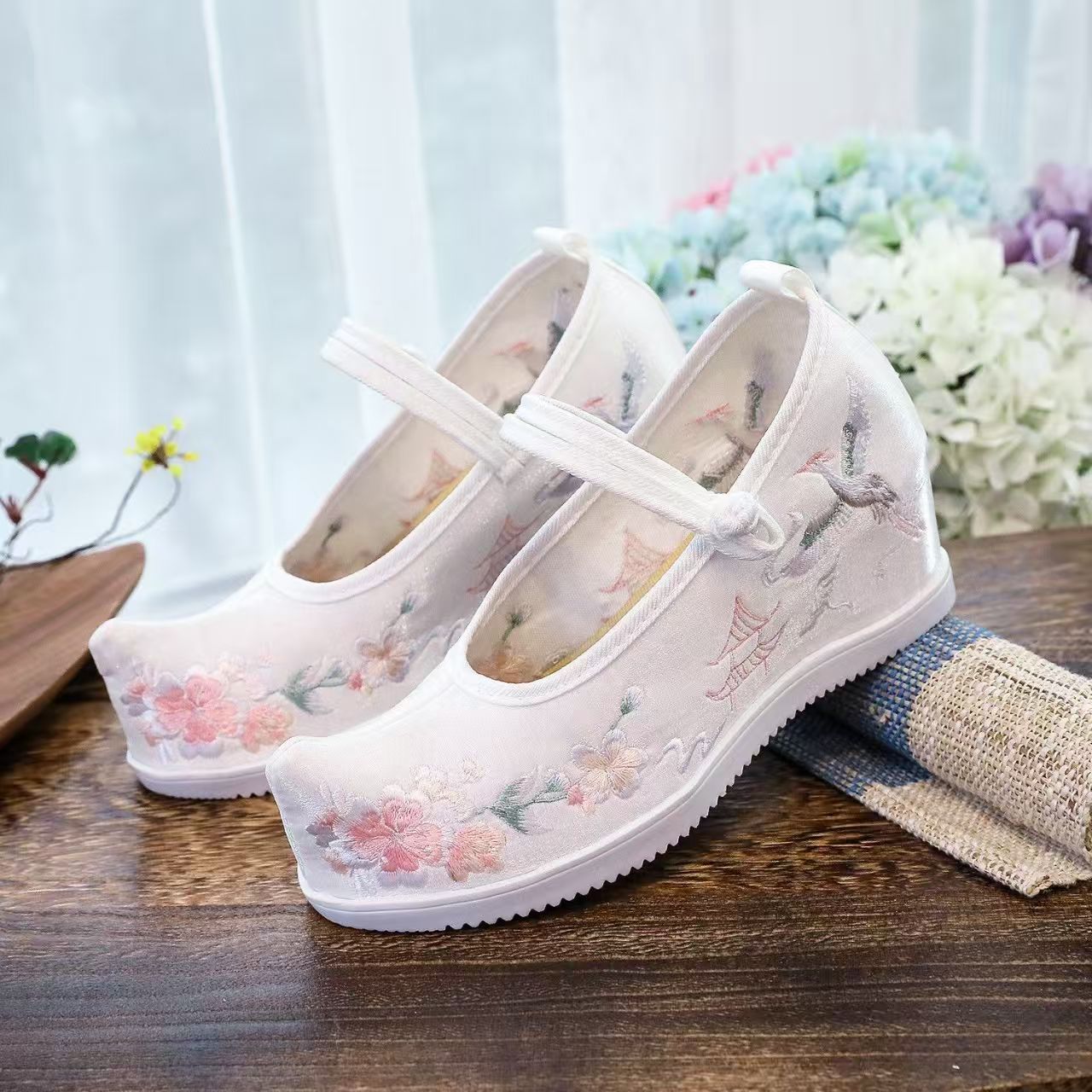 女性用内部刺繍入り厚底靴、滑り止め付き、コックドシューズ、ト - Embroidery Wedding のレビューと価格