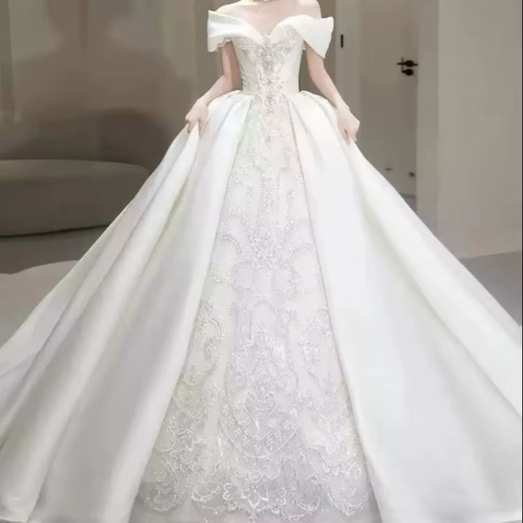 シックなウェディングドレス オフショルダー フォールドネック - Embroidery Wedding のレビューと価格